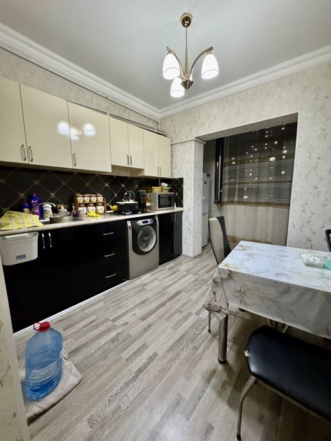 Satılır 2 otaqlı köhnə tikili 60 m² — Bakı