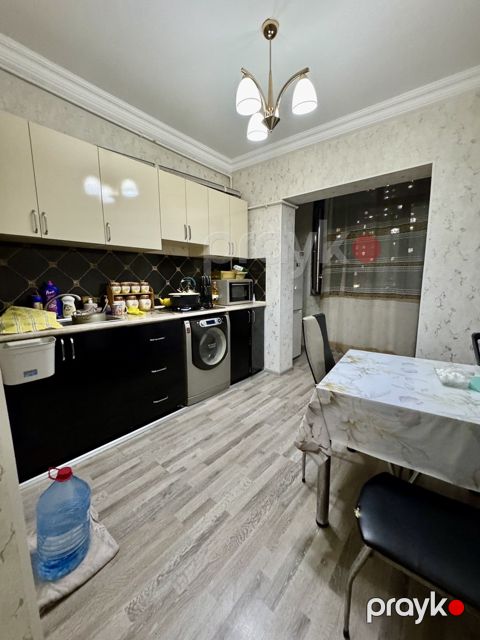 Satılır 2 otaqlı köhnə tikili 60 m² — Bakı