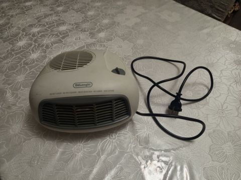 Delonghi elektrik fan qızdırıcısı - Kompakt stolüstü/yerüstü dizayn — Digah