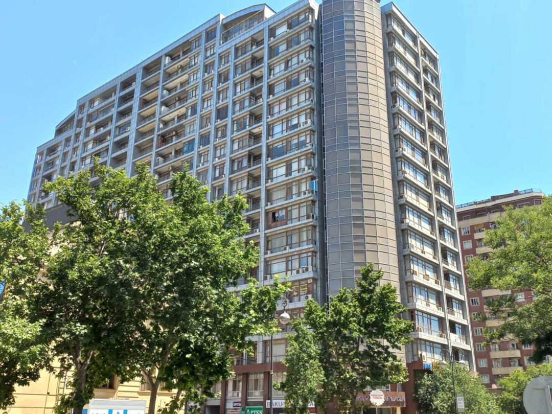 Satılır 4 otaqlı yeni tikili 190 m² — Mənzil, Bakı