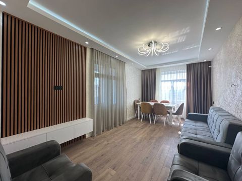 Satılır 2 otaqlı köhnə tikili 65 m² — Bakı