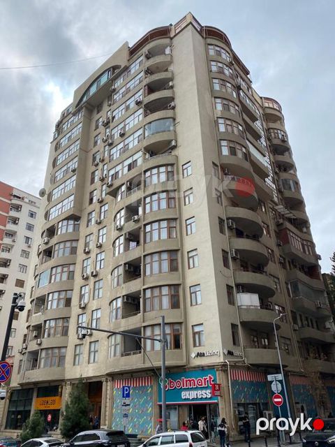 Satılır 4 otaqlı yeni tikili 220 m²