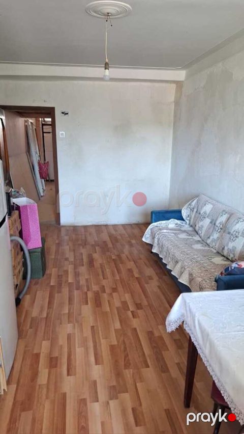 Satılır 1 otaqlı köhnə tikili 35 m²