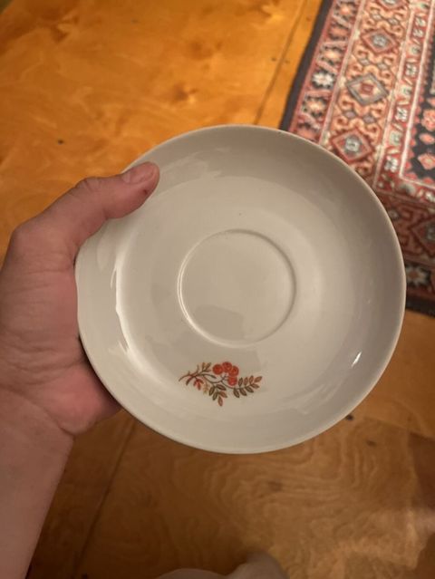 Ağ rəngli çini fincan altlığı (sousyer) - Material: çini/porşelen — Dining tableware
