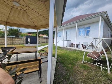 İcarəyə verilir 4 otaqlı həyət evi/bağ evi 150 m² — Qəbələ
