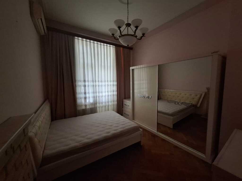 Satılır 6 otaqlı köhnə tikili 200 m² — Mənzil, Bakı (11)