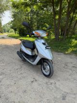 Yamaha skuter – şəhər içi hərəkət üçün yığcam və qənaətcil model — Мотоциклы и мопеды