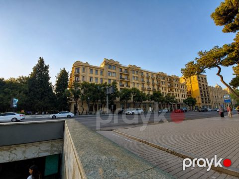 Satılır 2 otaqlı köhnə tikili 85 m²