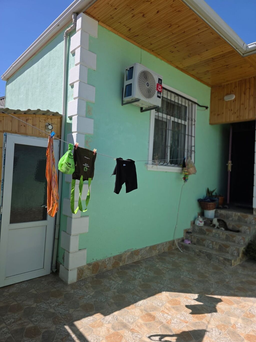 Həyət evi – kompakt həyət sahəsi və örtülü eyvan - Divarları açıq — Ev, villa, Bakı