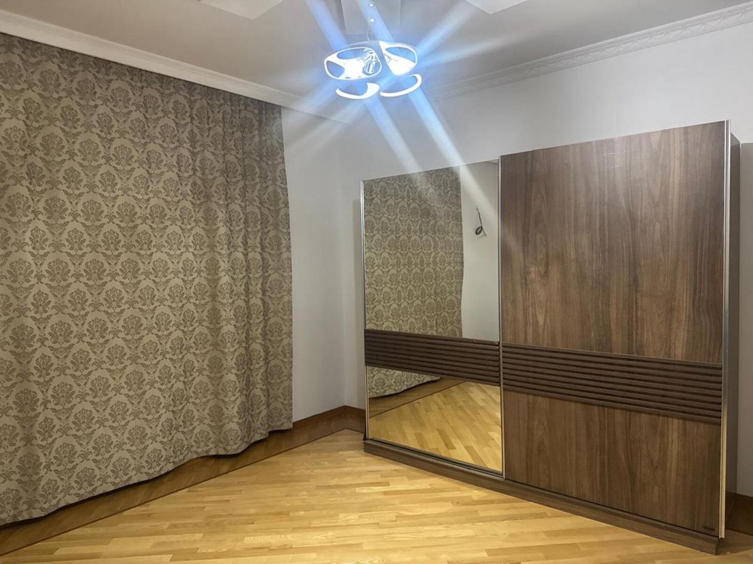 İcarəyə verilir 3 otaqlı yeni tikili 160 m² — Mənzil, Bakı (8)