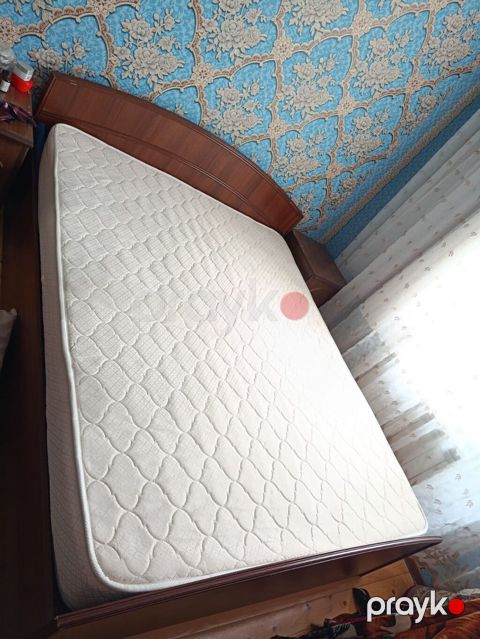 İki nəfərlik taxt və döşək dəsti - Ölçü: təxmini 160×200 sm (şəkilə