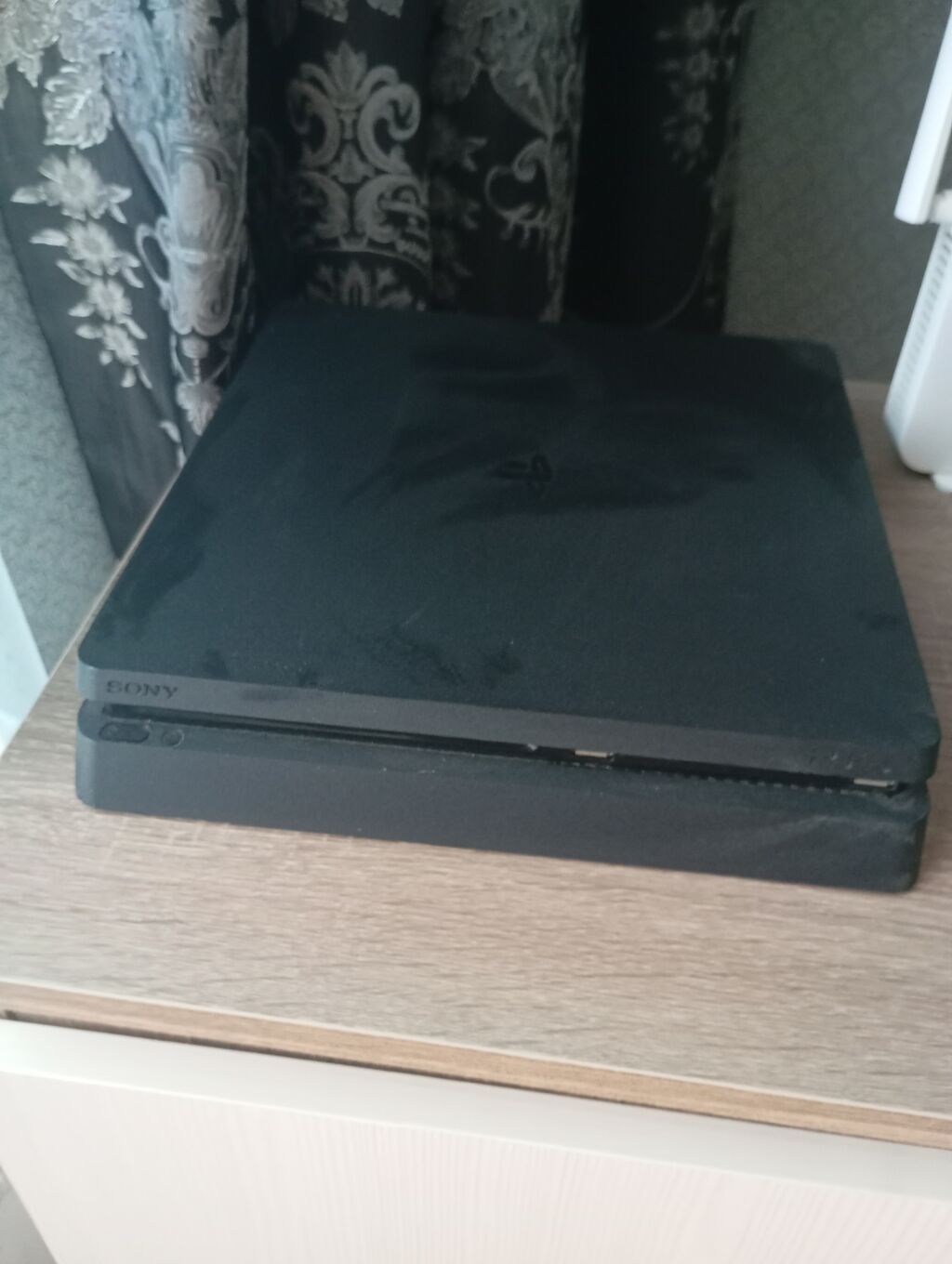 Sony PlayStation 4 Slim oyun konsolu Xüsusiyyətlər: - Model: PS4 Slim — Oyun konsolları, Digah (2)