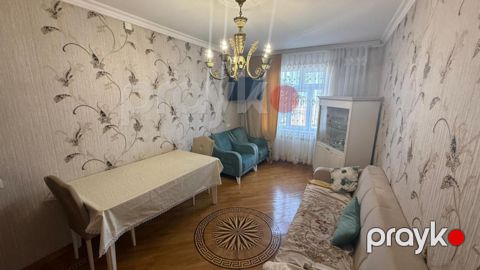 Satılır 4 otaqlı köhnə tikili 100 m²