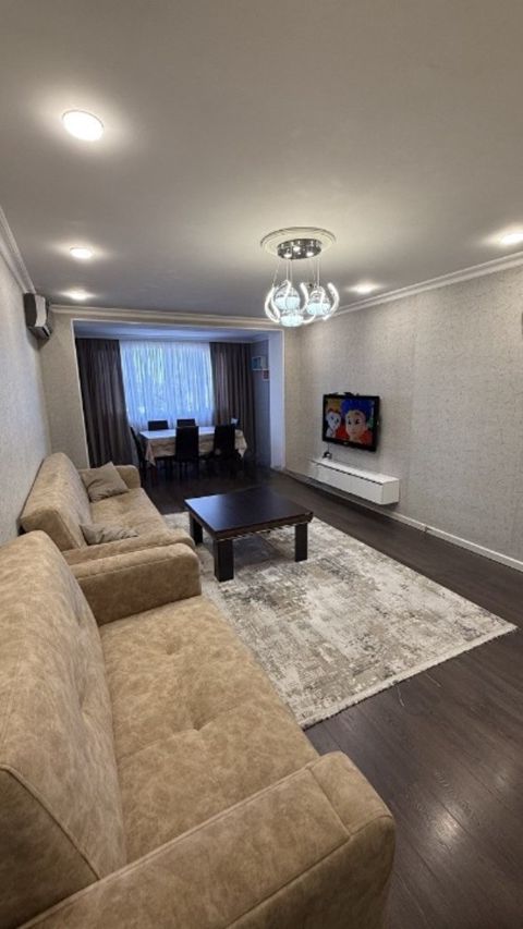 Satılır 3 otaqlı köhnə tikili 80 m² — Bakı