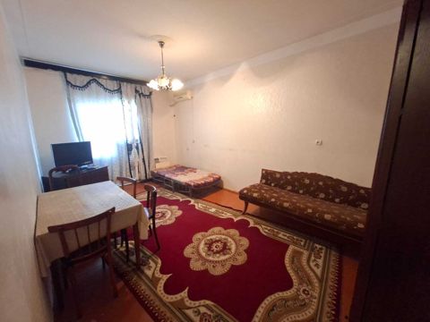 İcarəyə verilir 2 otaqlı köhnə tikili 65 m² — Bakı