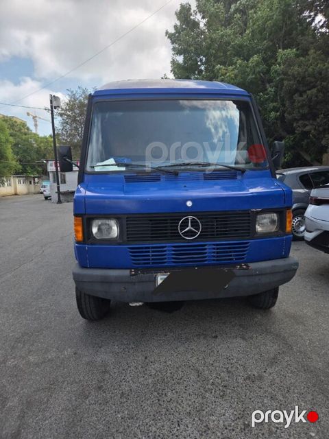 Mercedes 208 D, 2.3 L, 1993 il, 339 626 km