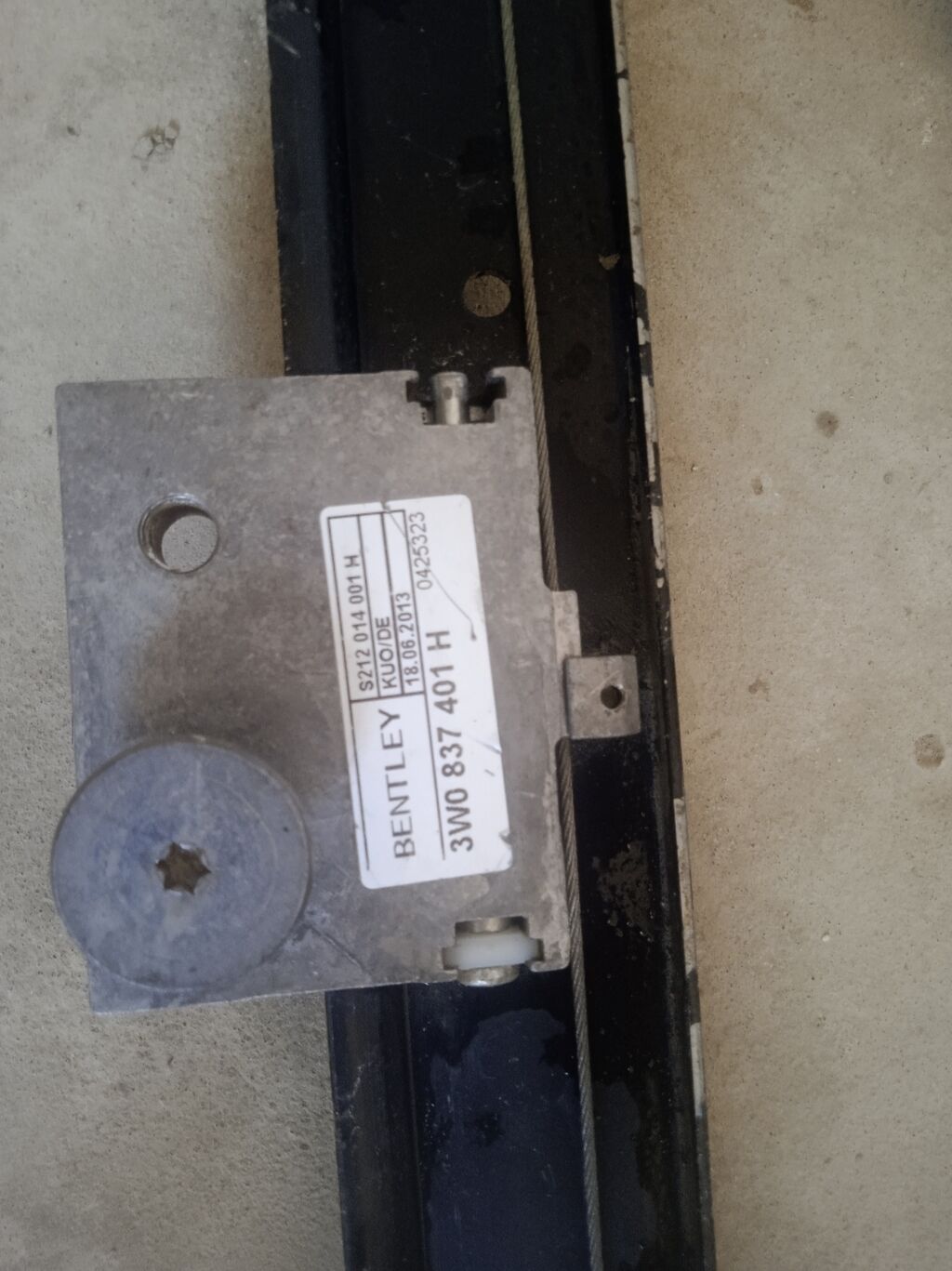 Bentley qapı şüşə qaldırıcı mexanizmi (pəncərə qaldıran rels-kabel — Gidiş hissəsi, Digah (2)