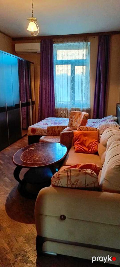 Satılır 2 otaqlı köhnə tikili 55 m²