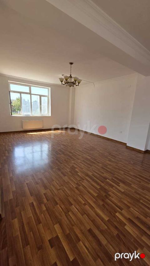 Satılır 3 otaqlı yeni tikili 150 m²