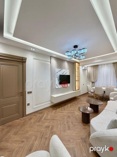 İcarəyə verilir 4 otaqlı yeni tikili 130 m²
