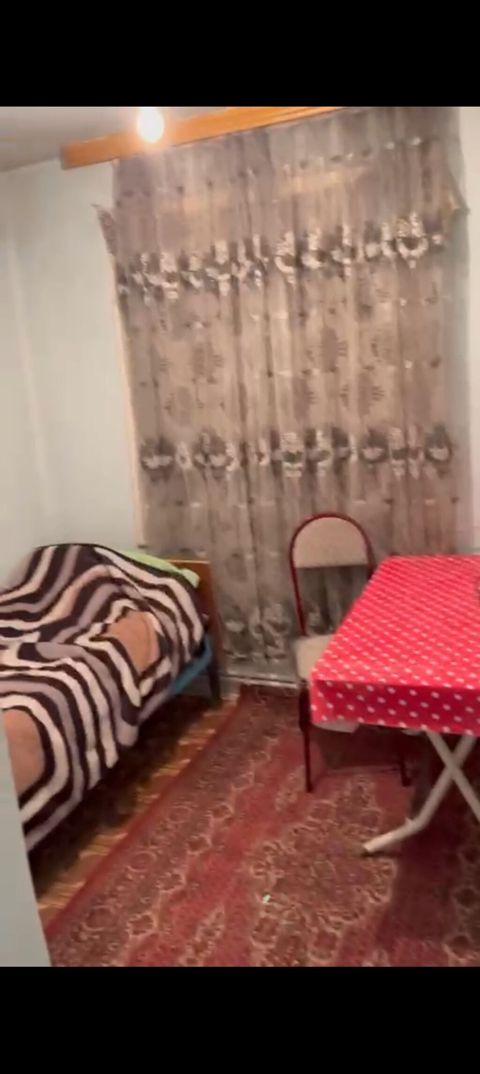 Salam sosial binaların yanındadi ev 5/4u bir otağ ikiye düzelme — Gəncə