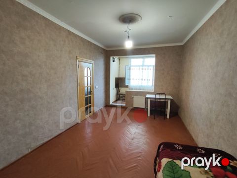 Satılır 2 otaqlı köhnə tikili 40 m²