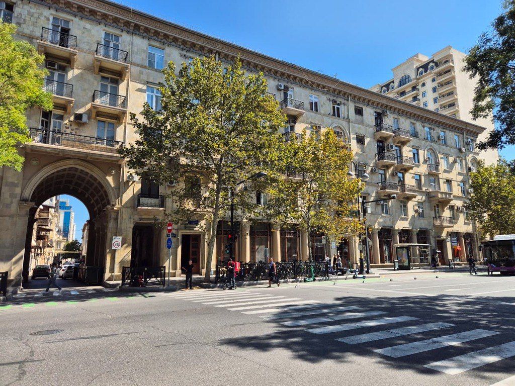 Satılır 3 otaqlı köhnə tikili 100 m² — Mənzil, Bakı (3)
