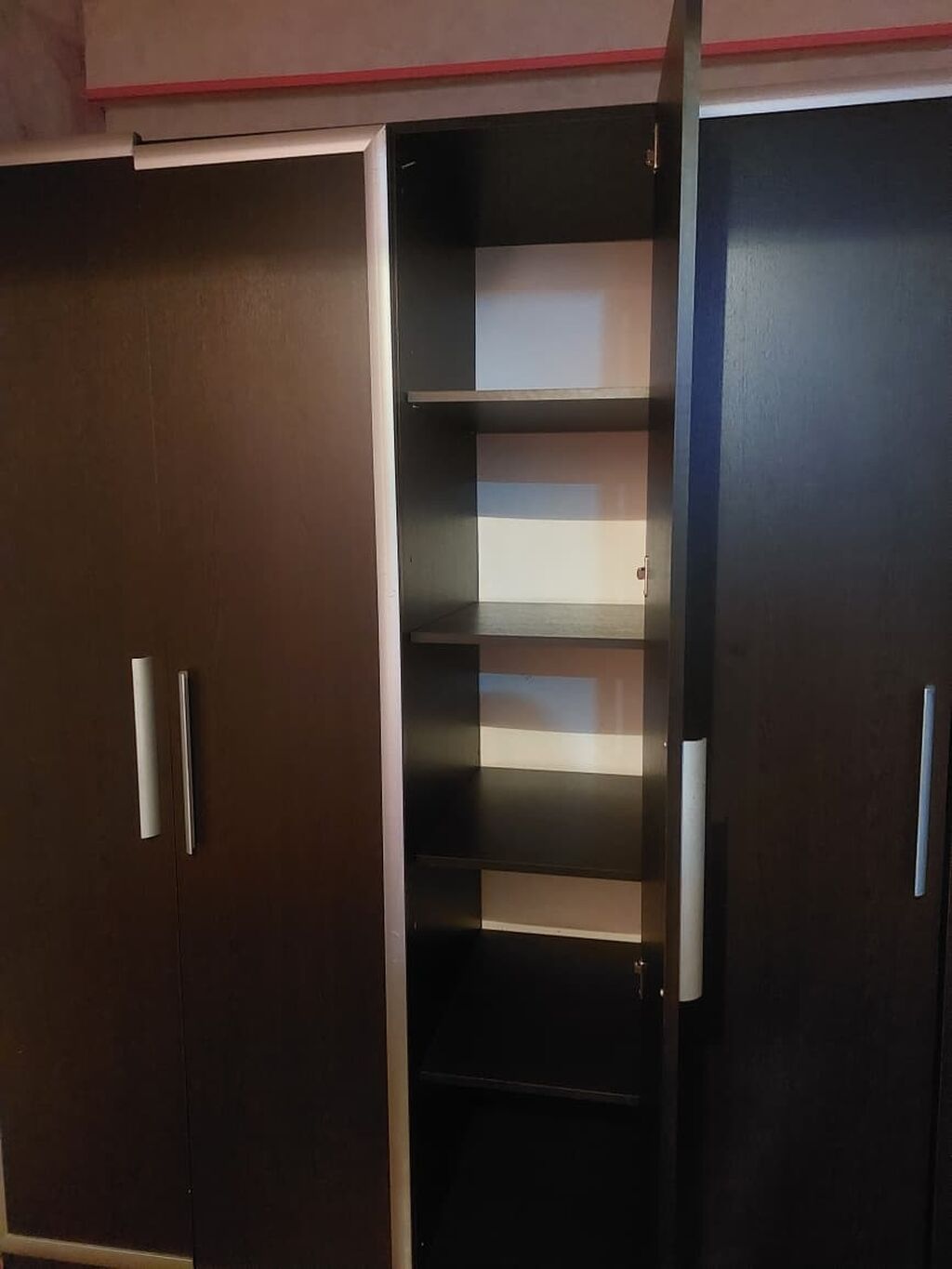 Mebel: 5 qapılı paltar dolabı, ortada tam boy güzgülü bölmə. Rəng — Şkaflar, Xırdalan (3)