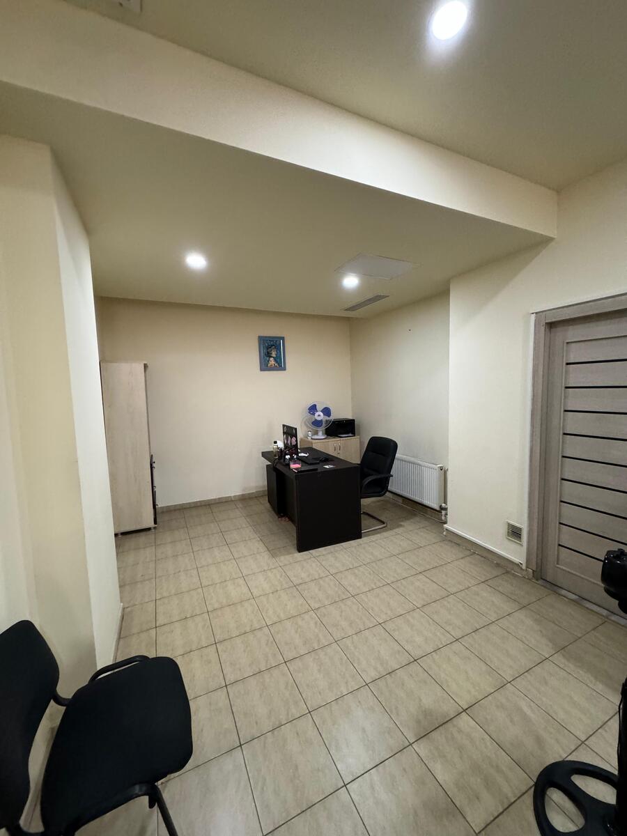 Satılır 20 otaqlı ofis 1000 m² — Ofis, Bakı (10)