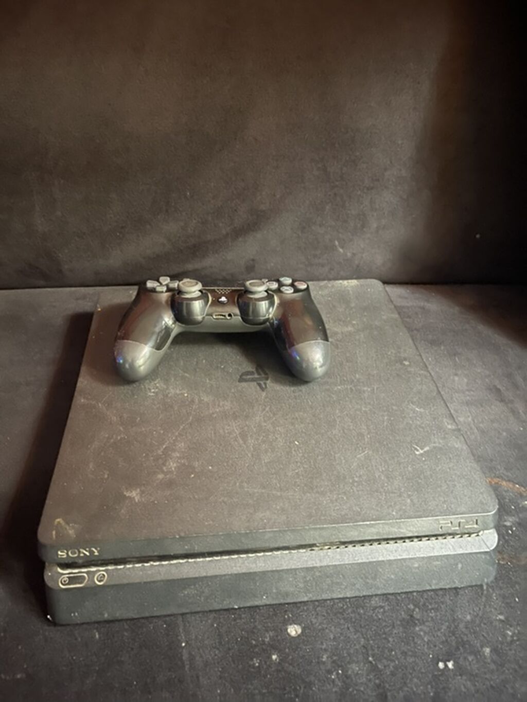 Sony PlayStation 4 Slim oyun konsolu Xüsusiyyətlər: - Model: PS4 Slim — Oyun konsolları, Bakı (3)