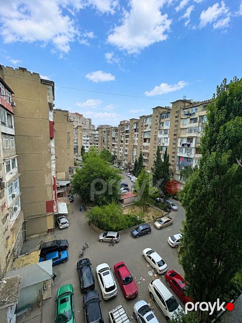 Satılır 2 otaqlı köhnə tikili 52 m²