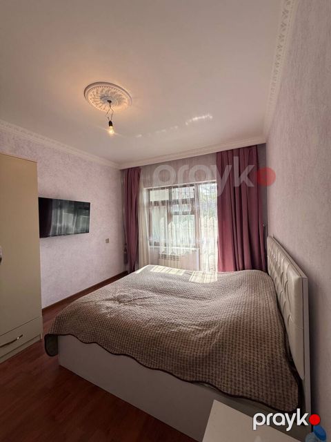 Satılır 3 otaqlı köhnə tikili 80 m²