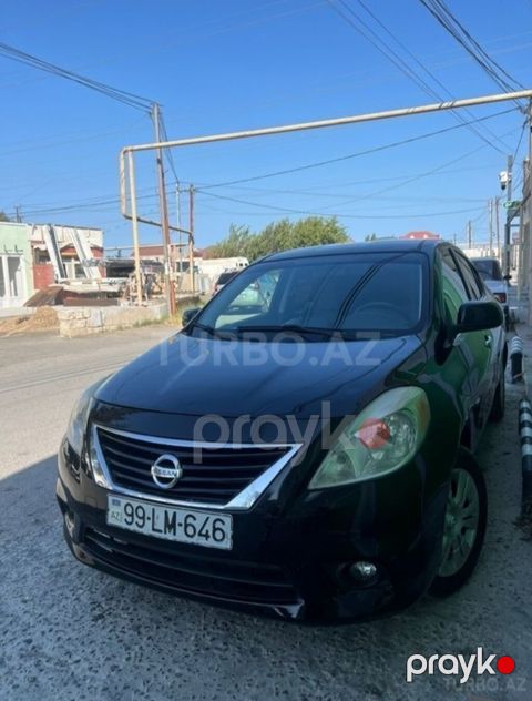 Nissan Versa: 1.6 l 2012 il Sedan — Bakı