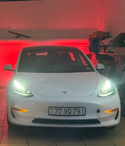 Tesla Model 3, 2023 il icarəsi — Bakı