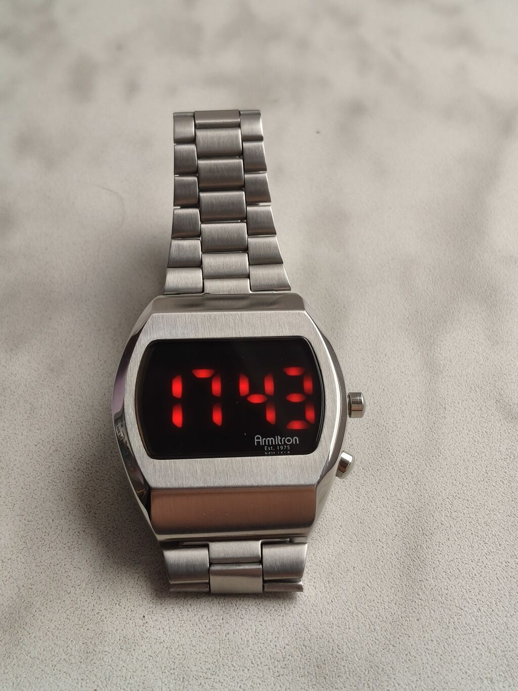Barter Yoxdur Armitron Griffy retro 70 illerin Led saatlari — Qol saatları, Qusar (2)