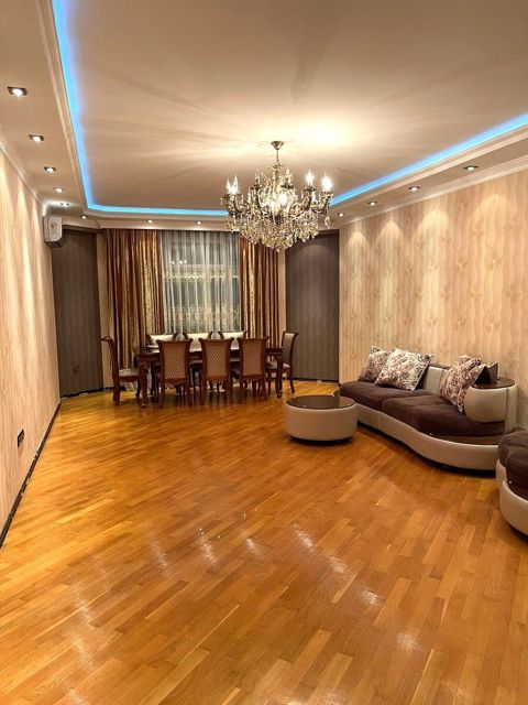 Satılır 3 otaqlı yeni tikili 160 m² — Bakı