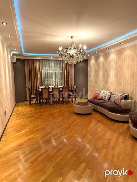 Satılır 3 otaqlı yeni tikili 160 m²
