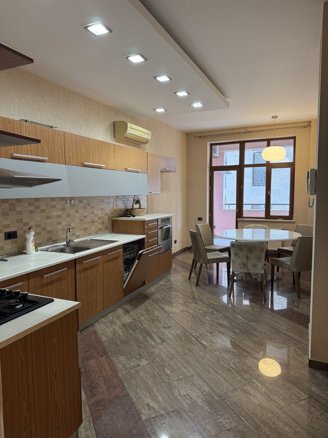 Satılır 4 otaqlı yeni tikili 230 m² — Mənzil, Bakı (7)