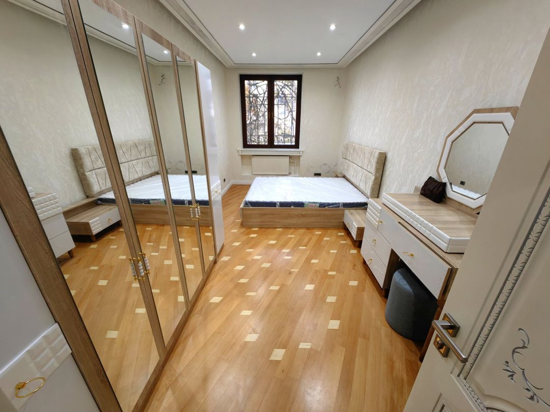 İcarəyə verilir 2 otaqlı köhnə tikili 90 m² — Mənzil, Bakı (7)