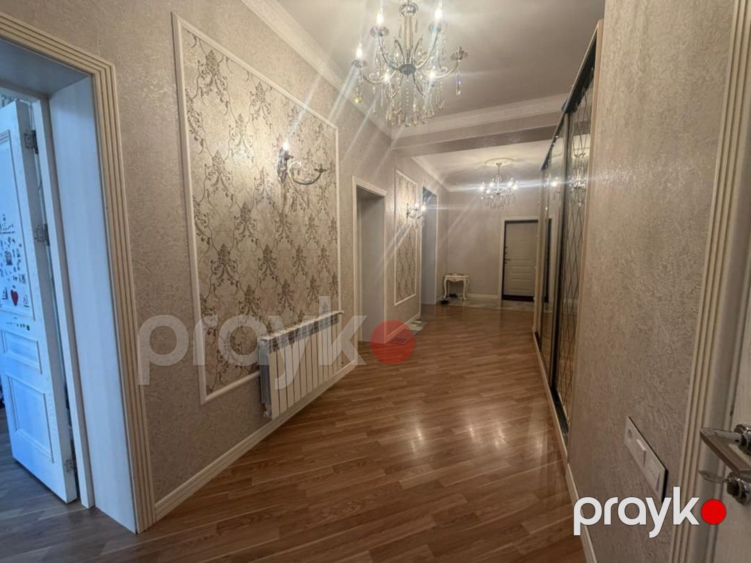 Satılır 4 otaqlı köhnə tikili 160 m² — Mənzil, Bakı (3)