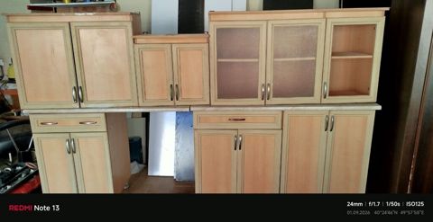 Metbex mebeli satilir 225azn.Uzerinde moyka verilir.Olcu 2.50.Unvan