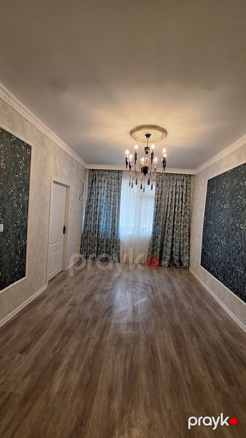 Satılır 2 otaqlı köhnə tikili 35 m²