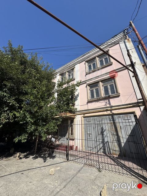 Satılır 12 otaqlı həyət evi/bağ evi 480 m²