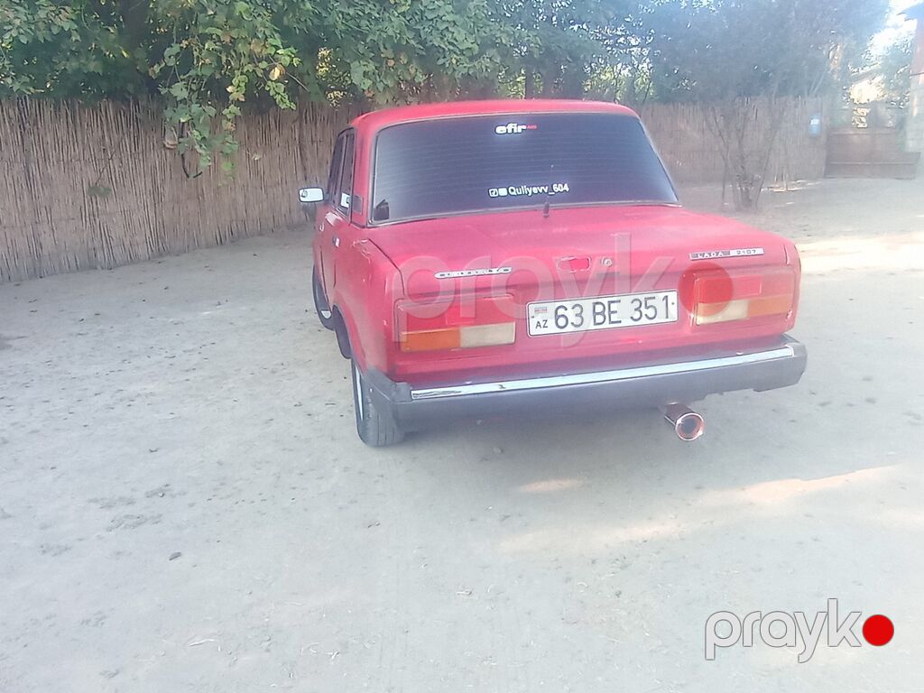 VAZ 2107, qırmızı rəng, sedan kuzov. Xüsusiyyətlər: - Arxa ötürücülü — Avtomobillər, Zərdab (4)