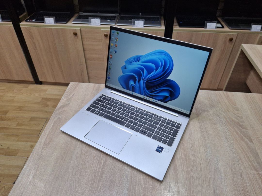 HP Elitebook 860 G10 16 Ekran i5 13 — Noutbuklar, Bakı (4)