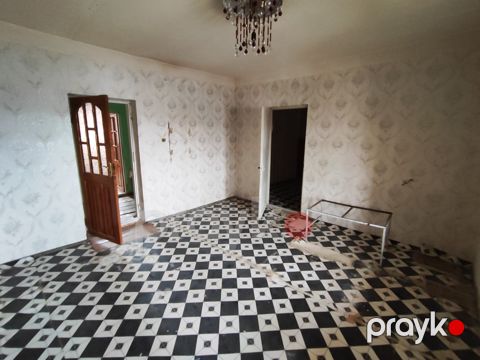 Satılır 4 otaqlı köhnə tikili 81 m²
