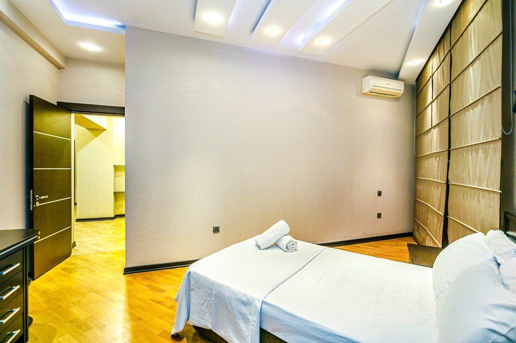 İcarəyə verilir 4 otaqlı yeni tikili 210 m² — Mənzil, Bakı (12)