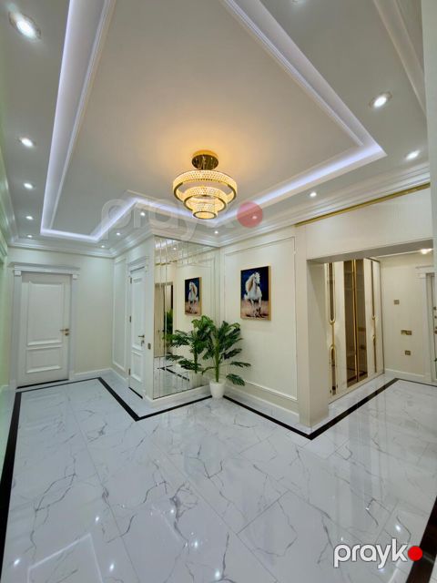 Satılır 4 otaqlı yeni tikili 175 m²