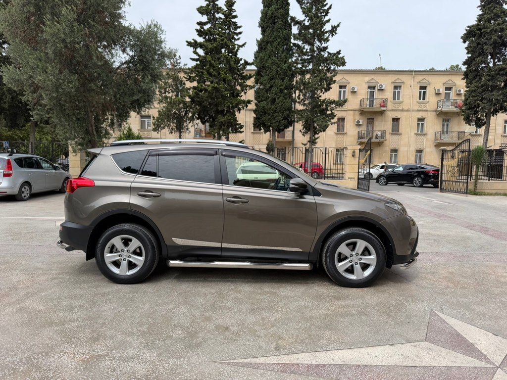 Toyota RAV4, 2.0 L, 2013 il, 130 000 km — Avtomobillər, Bakı (3)