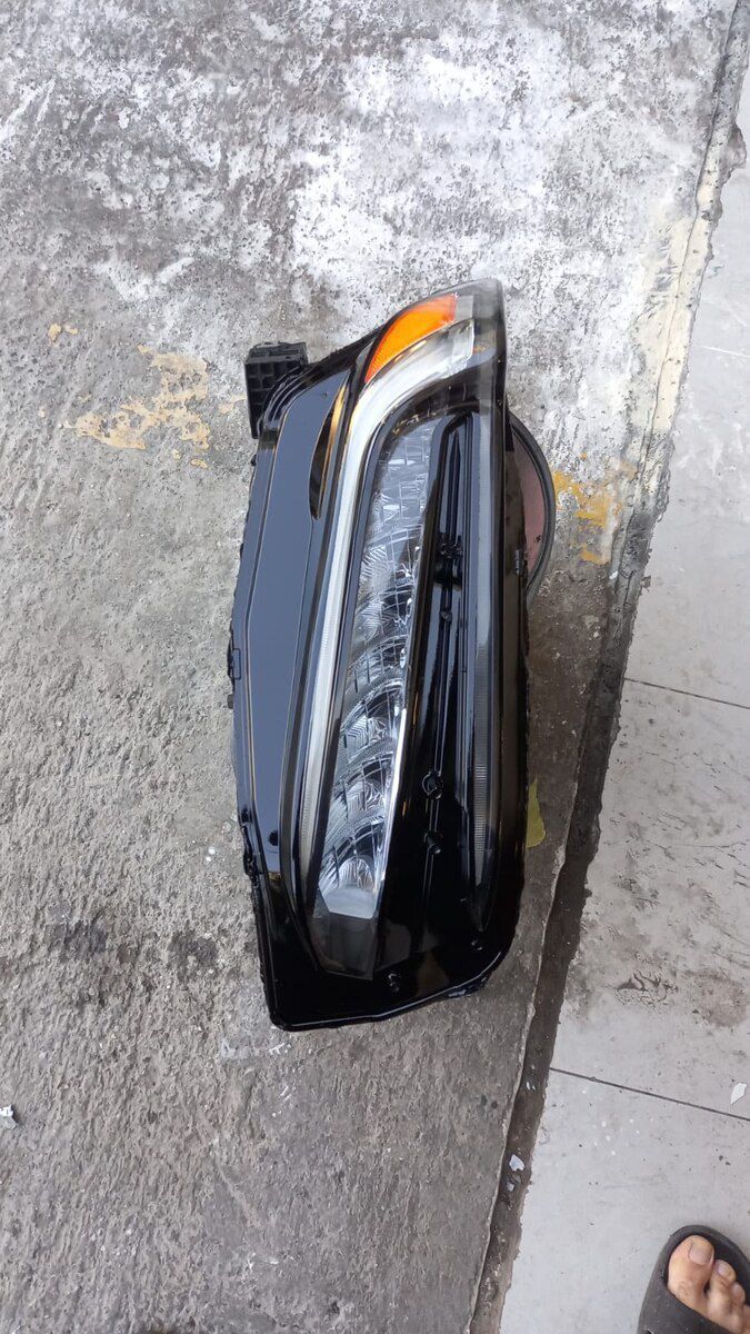 "Honda İnsight" fara şüşəsi təmiri — Xidmətlər, Bakı (3)